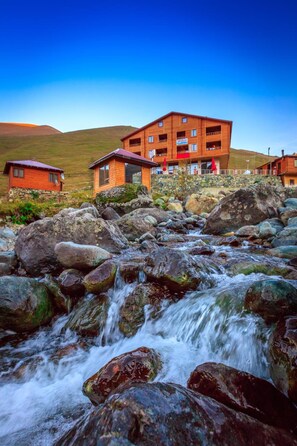 Exterior - Yedigoller Hotel & Restaurant (Çaykara)