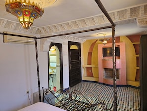 1 habitación, minibar y caja de seguridad en la habitación