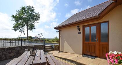 Blaenilar - Two Bedroom House, Sleeps 4