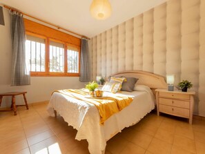 3 bedrooms, travel cot, free WiFi