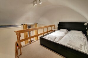 Studio Ville, 1 grand lit et 1 canapé-lit | Bureau, fer et planche à repasser, Wi-Fi gratuit