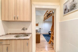 Studio Ville, 1 grand lit et 1 canapé-lit | Bureau, fer et planche à repasser, Wi-Fi gratuit