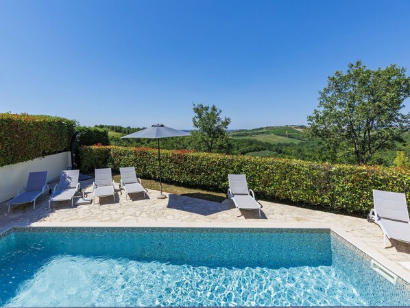 Pool - Stunning private villa for 8 people with A/C, WIFI, private pool, TV, terrace and panoramic view (Umag)