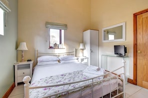 2 Schlafzimmer, Bügeleisen/Bügelbrett, Reisekinderbett, kostenloses WLAN