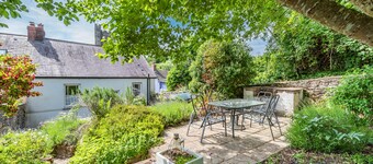 Bwthyn y Bardd - Three Bedroom House, Sleeps 6