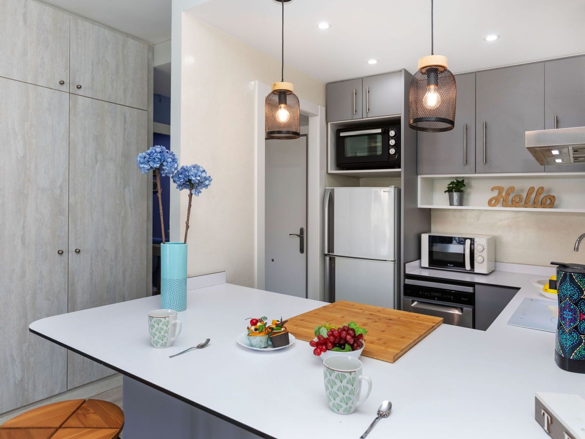 Micro-ondes, grille-pain, congélateur