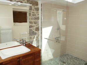 Hair dryer, towels - Wonderful private villa for 4 people with WIFI, TV and pets allowed (Saint-lunaire)