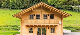 Lovely apartment in villa for 6 guests with WIFI, TV, terrace and pets allowed