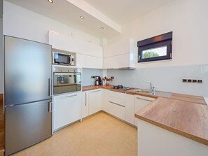 Microwave, oven, dishwasher