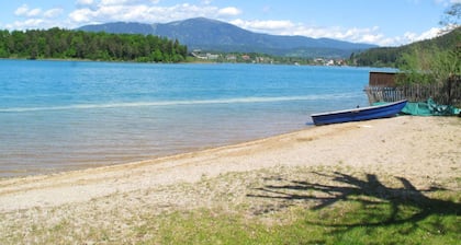 Stunning private villa for 8 guests with WIFI, TV and terrace