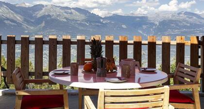 Wonderful private villa with private pool, WIFI, TV, terrace, pets allowed, panoramic view, parking