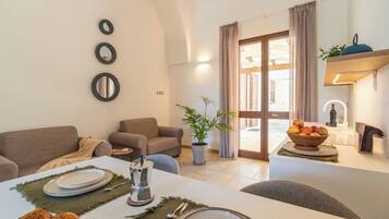 Family Studio, Pool View | Private kitchenette