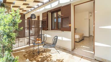 Chambre Double Confort | Coin séjour