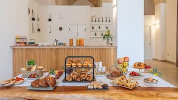 Free daily buffet breakfast