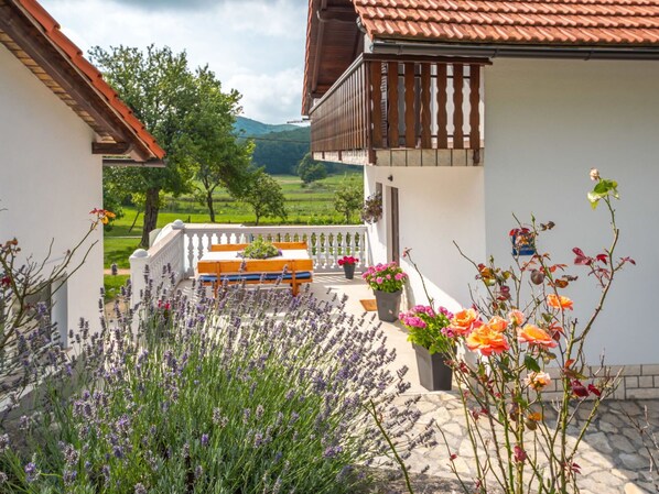 Outdoor dining - Beautiful private villa for 5 guests with A/C, WIFI, pool, TV, terrace and panoramic view (Senj)