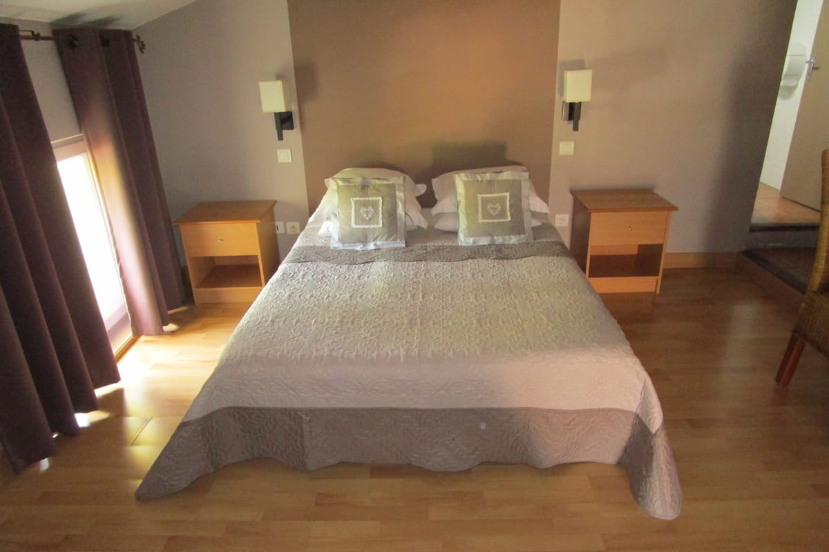 Double Room | Desk, blackout curtains, iron/ironing board (on request), free WiFi