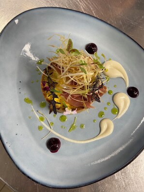 Lunch and dinner served - Hotel Restaurant l'Escapade (Bedoin)