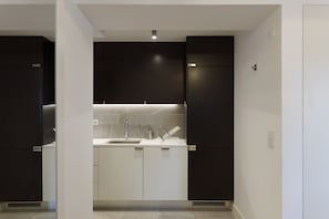 City Apartment, 1 Bedroom, Kitchenette | Private kitchenette | Full-size fridge, microwave, oven, stovetop - City Stays Alegria Apartments (Lisbon)