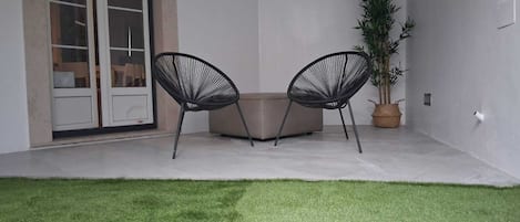 City Apartment, 2 Bedrooms, Kitchenette | Terrace/patio