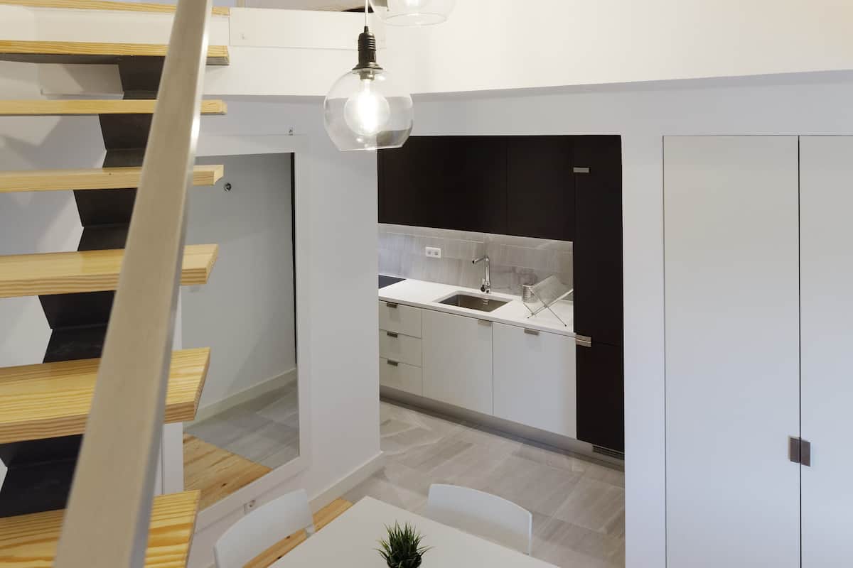 City Apartment, 1 Bedroom, Kitchenette | Private kitchenette | Full-sized fridge, microwave, oven, stovetop