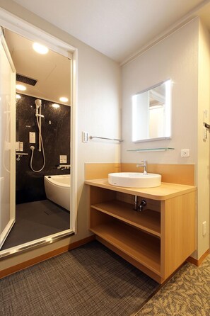 Bathroom sink - Kobe Luminous Hotel Sannomiya (Kobe)