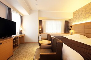 Desk, blackout curtains, soundproofing, iron/ironing board - Kobe Luminous Hotel Sannomiya (Kobe)