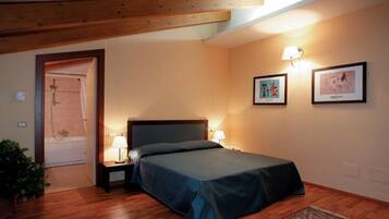 Familienzimmer, Nichtraucher | Zimmersafe, Schreibtisch, Verdunkelungsvorhänge, kostenlose Babybetten