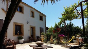 Double Room, Garden View | Desk, rollaway beds, free WiFi, bed sheets - B&B Le Macine 1868 (Paceco)