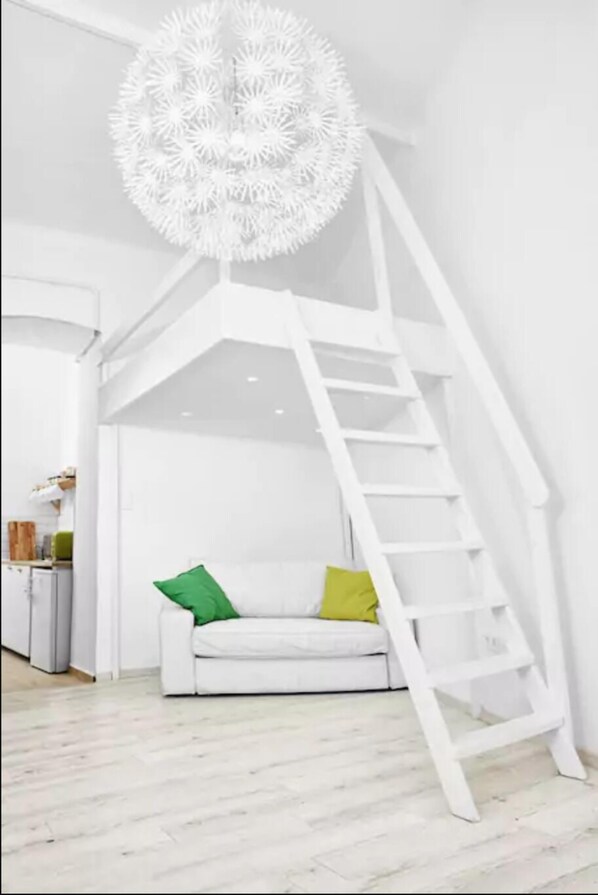 Studio Ville, 1 grand lit et 1 canapé-lit | Bureau, fer et planche à repasser, Wi-Fi gratuit