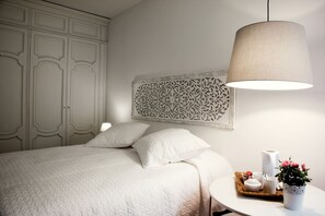 Double Room, Private Bathroom (External) | Desk, free cribs/infant beds, free WiFi - B&B Barberia (Treviso)