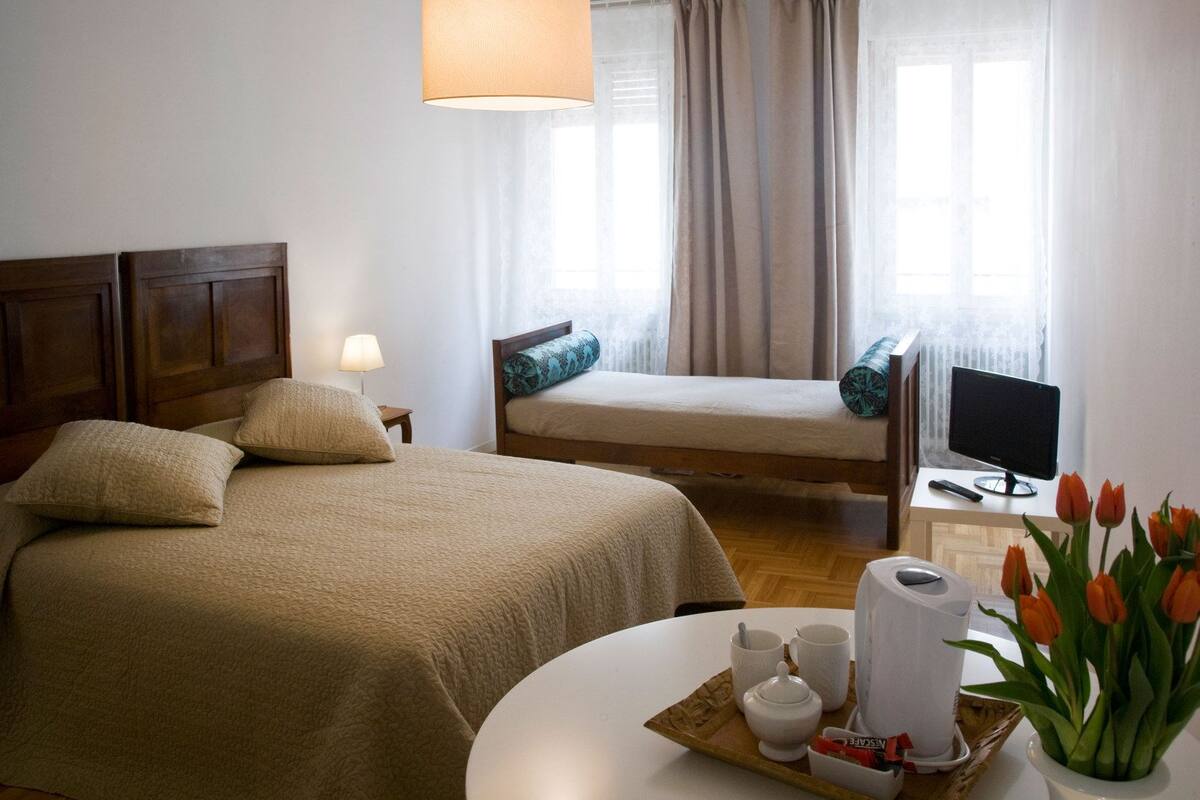 Triple Room, Private Bathroom (External) | Desk, free cribs/infant beds, free WiFi