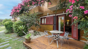 Quadruple Room, Multiple Beds, Non Smoking, Partial Lake View | Terrace/patio