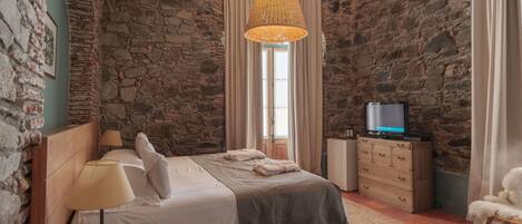 Minibar, in-room safe, free cribs/infant beds, WiFi