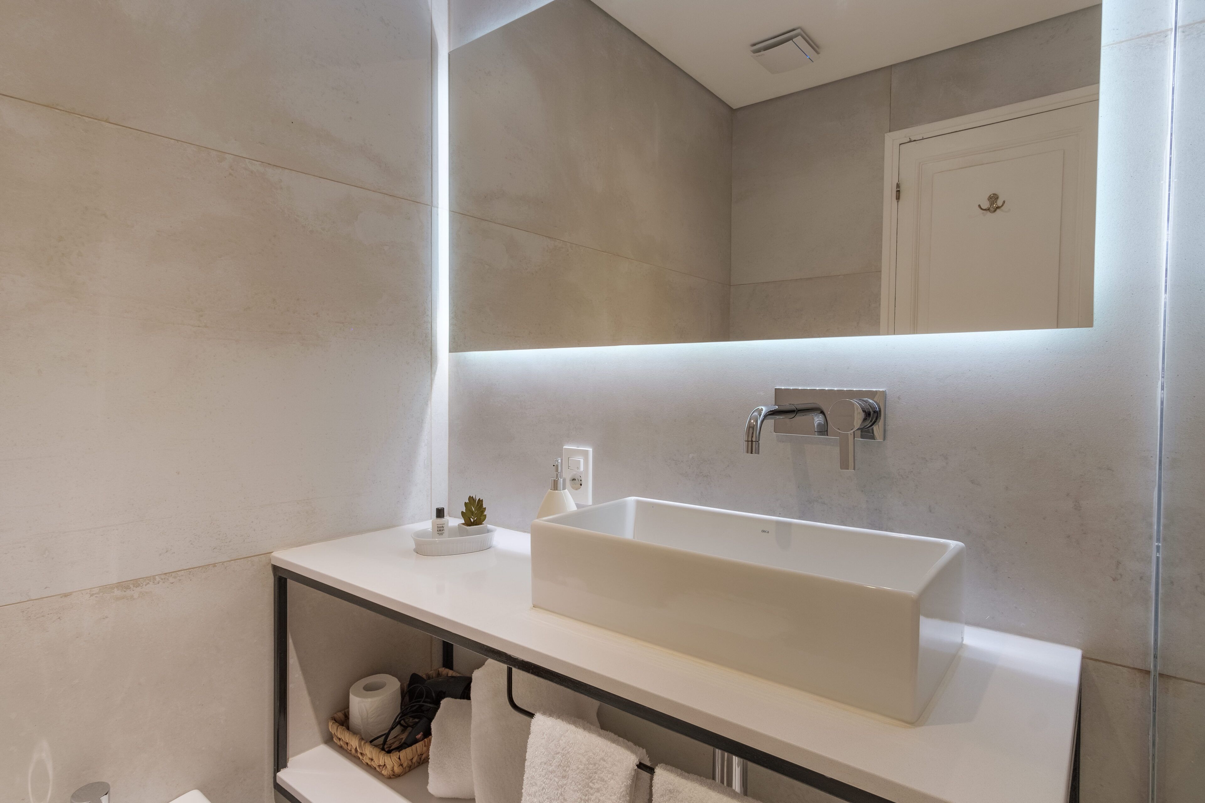 deluxe suite, 1 king bed | bathroom | shower, free toiletries, hair dryer, bathrobes