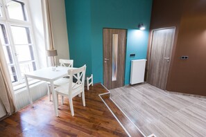 Studio City - 1 queensize-säng med bäddsoffa | Matservice på rummet
