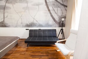 City Studio, 1 Queen Bed with Sofa bed | Living area - Fancy Ernesto II (Budapest)
