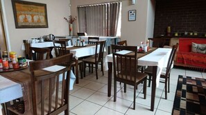 Ferdiglaget frokost hver dag (ZAR 70 per person)