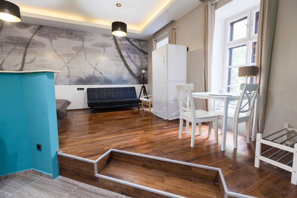 City Apartment, 2 Bedrooms | Living area