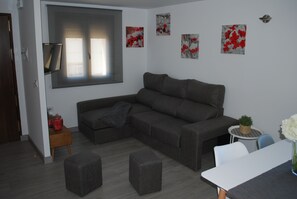 Standard Apartment, 2 Bedrooms | Living area | Flat-screen TV - Apartamentos Rurales El Trillo (Malpartida de Plasencia)