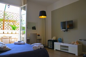 Ropa de cama de alta calidad y minibar 