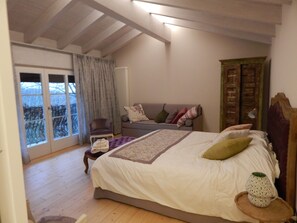 豪華雙人房, 陽台, 花園景觀 (Grignano) | 書桌、免費搖籃/嬰兒床、免費無線上網、床單