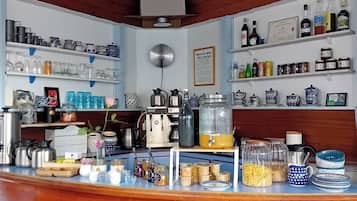 Colazione a pagamento, servita tutte le mattine