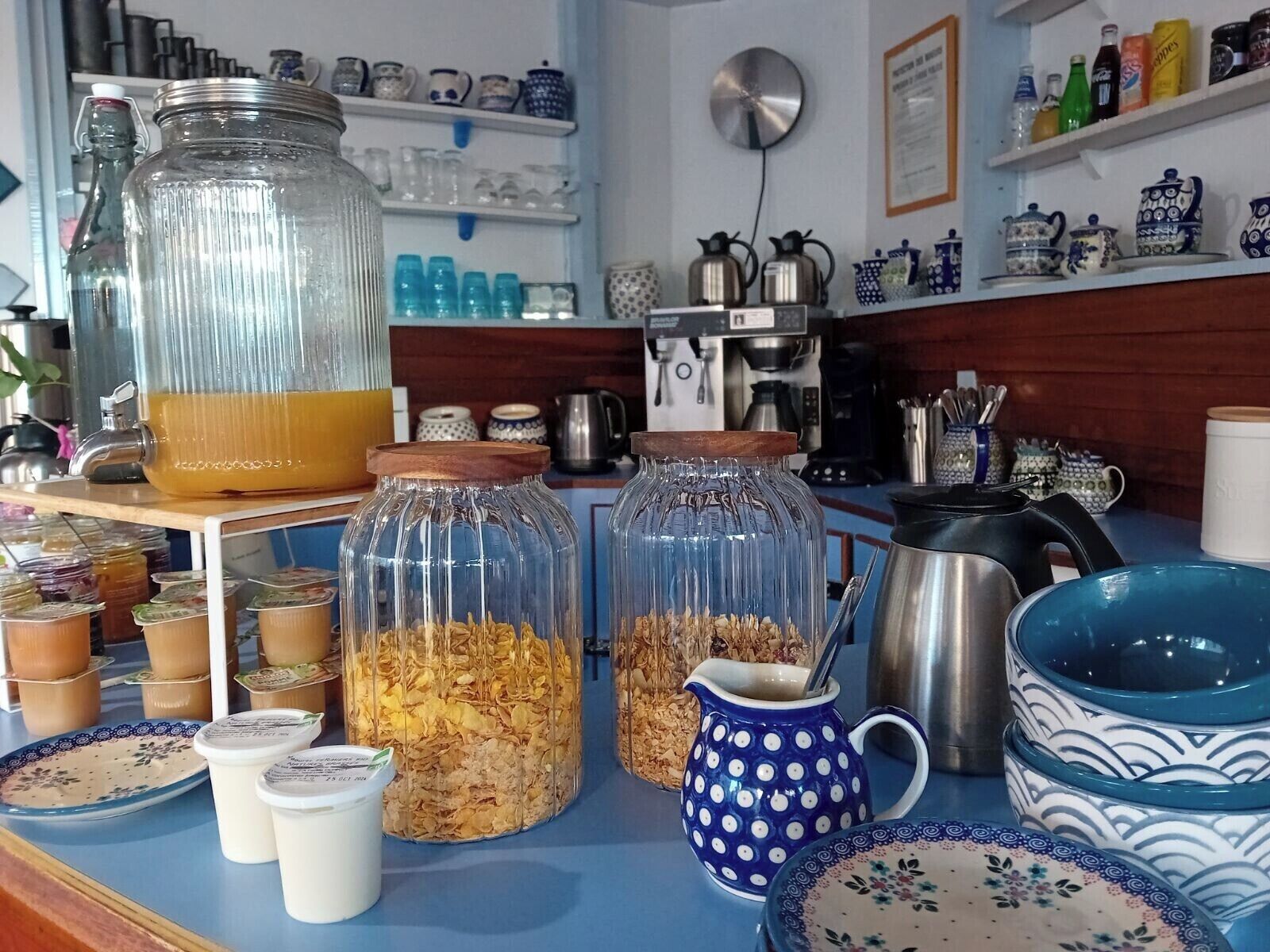 Dagelijks ontbijt met lokale gerechten (EUR 9 per persoon)