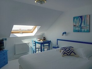Superior Double Room, Partial Sea View | Free WiFi, bed sheets - Hôtel de la Plage (Fecamp)
