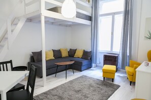 2 bedrooms, desk, iron/ironing board, free WiFi - Gorgeous Ernesto III (Budapest)
