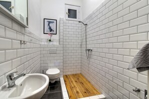 City Townhome, 2 Bedrooms | Bathroom