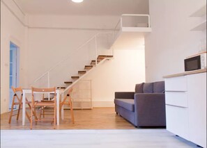 City Studio, 1 Double Bed with Sofa bed | Living room - Incredible Ernesto I (Budapest)
