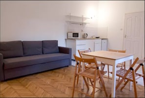 City Studio, 1 Double Bed with Sofa bed | Living area - Incredible Ernesto I (Budapest)