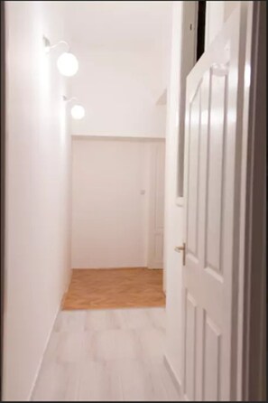 Kaupunkistudio, 1 parisänky ja vuodesohva | Työpöytä, silitysrauta/-lauta, ilmainen Wi-Fi