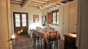 Free daily local cuisine breakfast